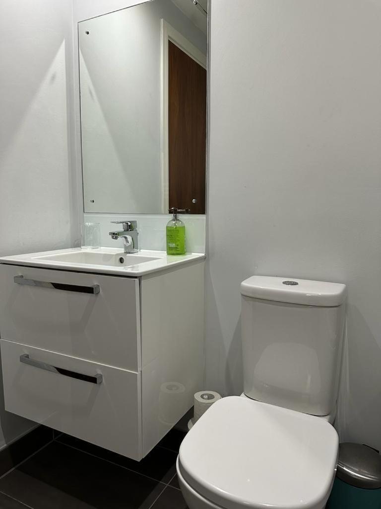 Luxury 9Ine Beautiful Bull Ring Apartment Free Parking Birmingham Ngoại thất bức ảnh
