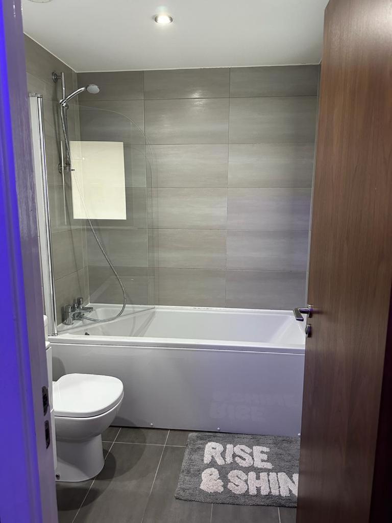 Luxury 9Ine Beautiful Bull Ring Apartment Free Parking Birmingham Ngoại thất bức ảnh